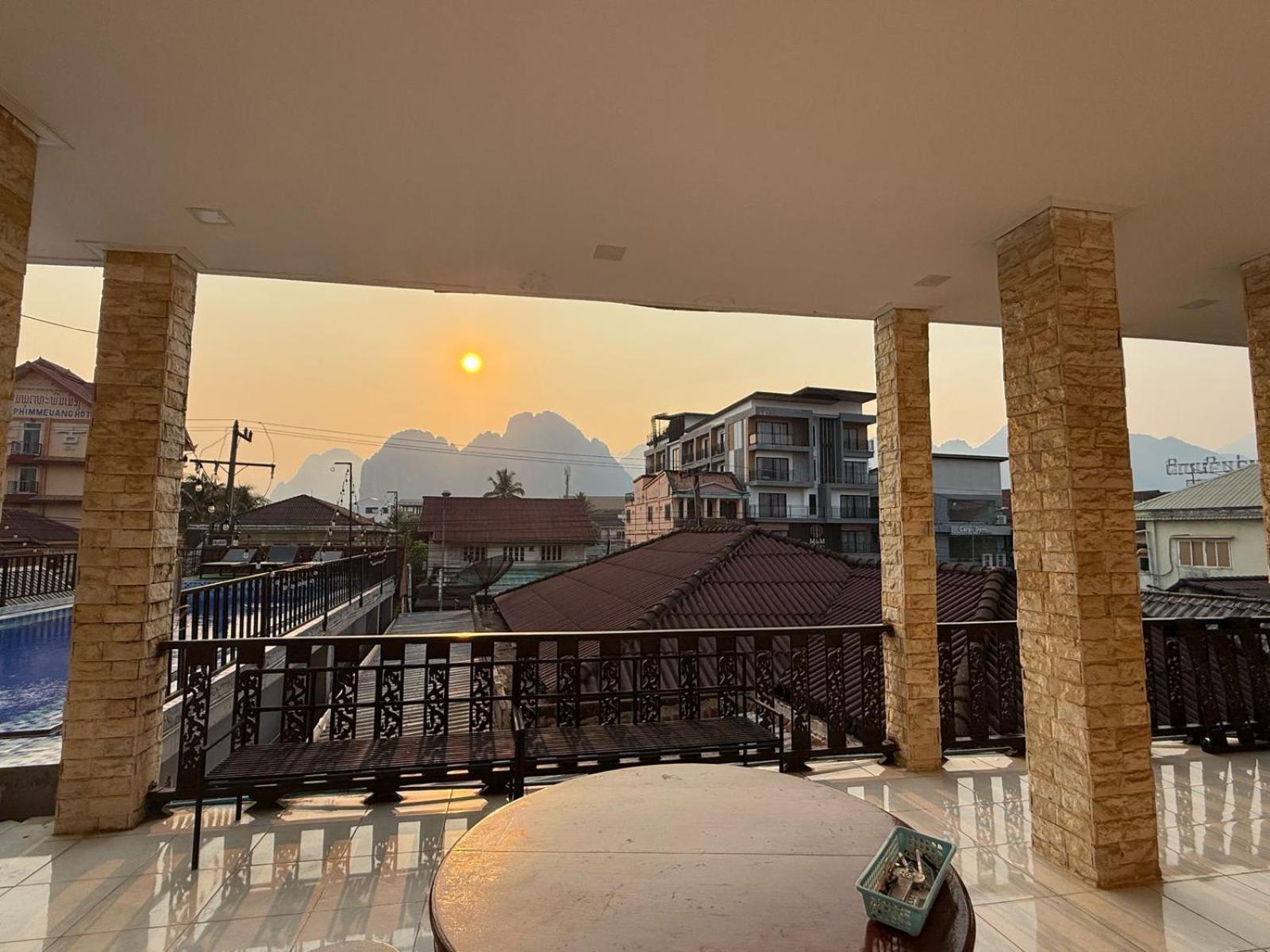 A P S Moutain View Hotel Vang Vieng Extérieur photo